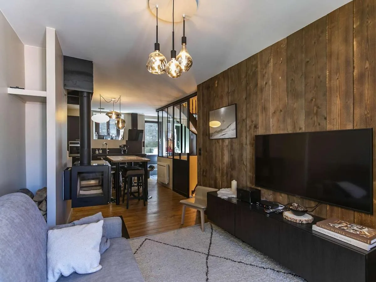 Maison Spacieuse Au Centre De Cauterets, Avec Terrasse, Garage, Et Proche Commodites Et Telecabines. - Fr-1-401-260